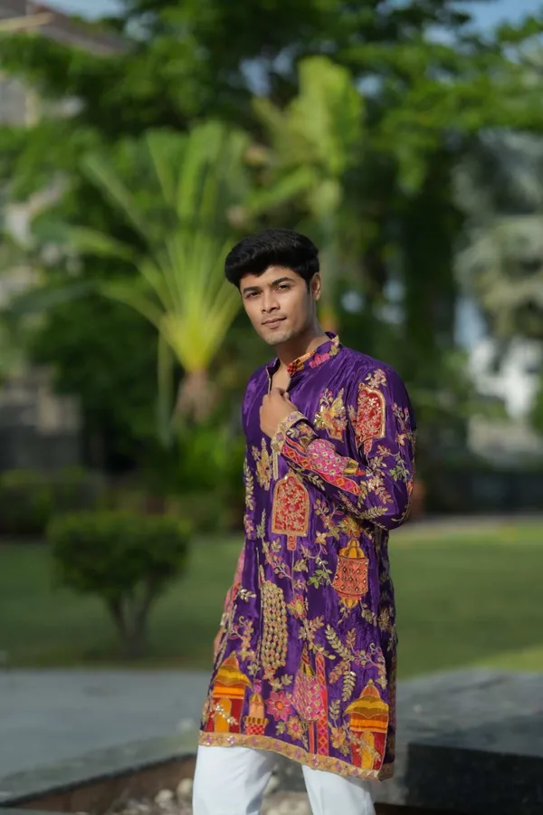 Morr_Vijay_Position_Embrodery_Short_V_Neck_Kurta_Purple