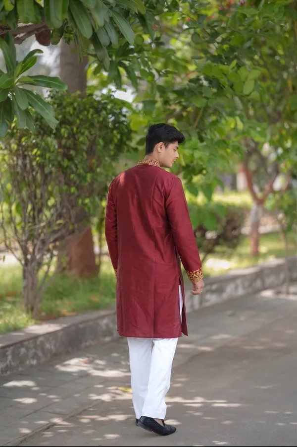 Zapvo_Curves_Jacquard_Heavy_Kurta_Wine
