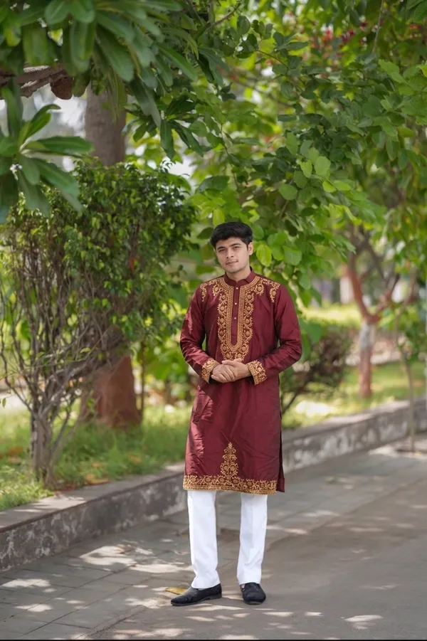 Zapvo_Curves_Jacquard_Heavy_Kurta_Wine