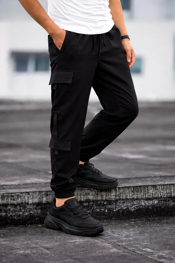 Black_Lycra_Relaxed_Cargo_Jogger_Pants_For_Men