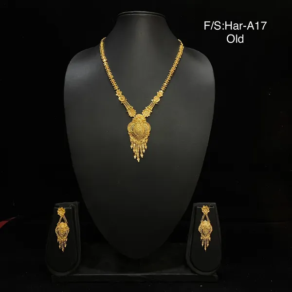 Gold_Micro_Gold_Traditional_Necklace_Set_With_Earrings_For_Women