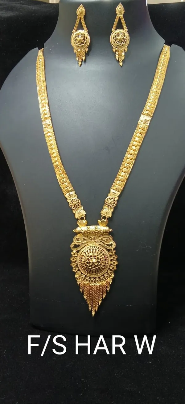Gold_Micro_Gold_Traditional_Festive_Necklace_Set_For_Women