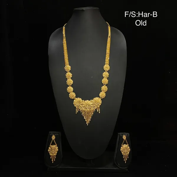 Gold_Micro_Gold_Floral_Necklace_Set_With_Earrings_For_Women