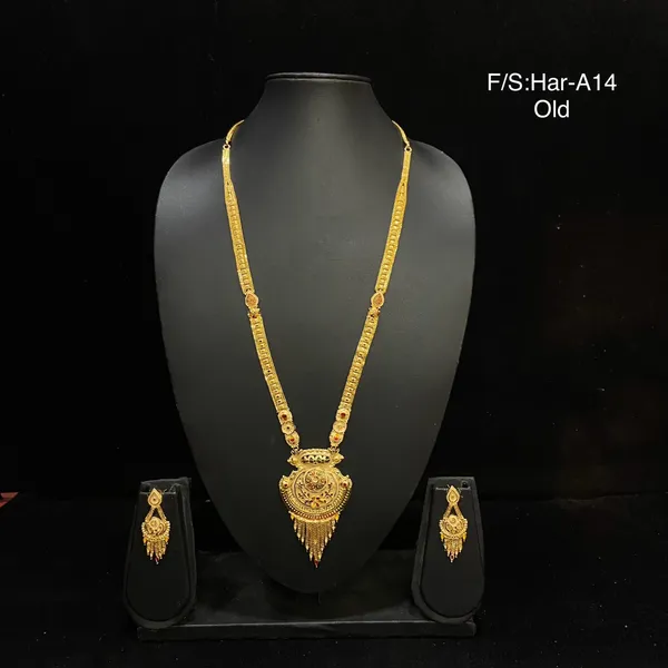 Gold_Tone_Traditional_Necklace_Set_for_Women