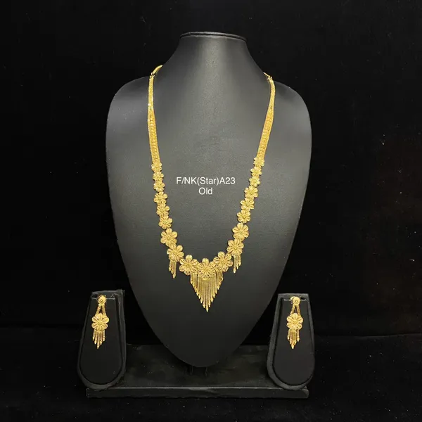 Gold_Micro_Gold_Floral_Necklace_Set_For_Women