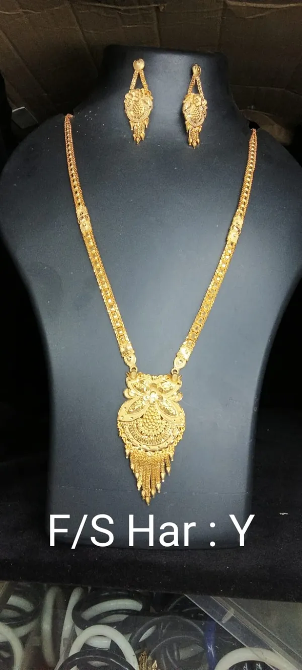 Gold_Tone_Traditional_Necklace_Set_for_Women