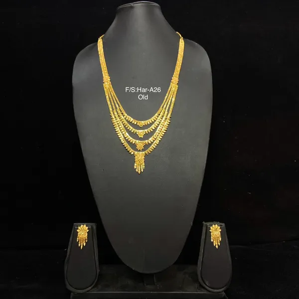 Gold_Micro_Gold_Layered_Necklace_Set_For_Women