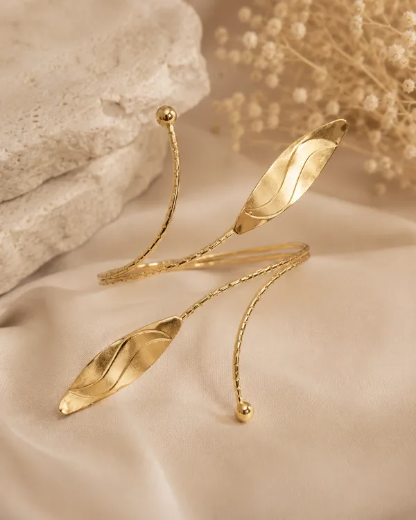 Gold-Tone_Leaf_Arm_Cuff_for_Women