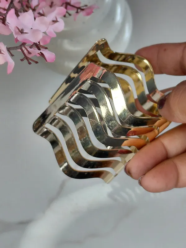 Gold_And_Silver_Metal_Wave_Bracelet_for_Women