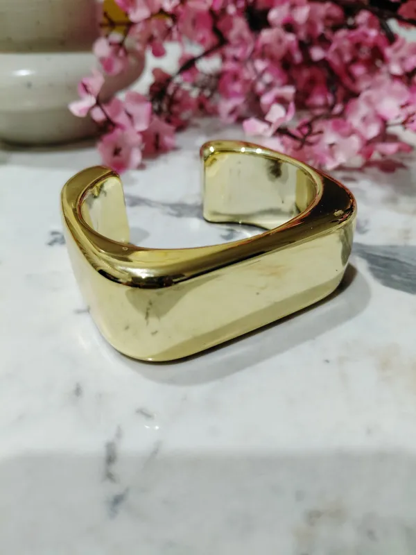 Gold-Tone_Metal_Open_Bracelet_for_Women