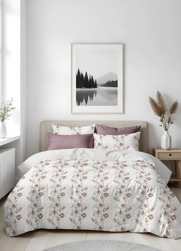 White_Floral_Pattern_King_Size_Bedsheet_With_Pillow_Covers