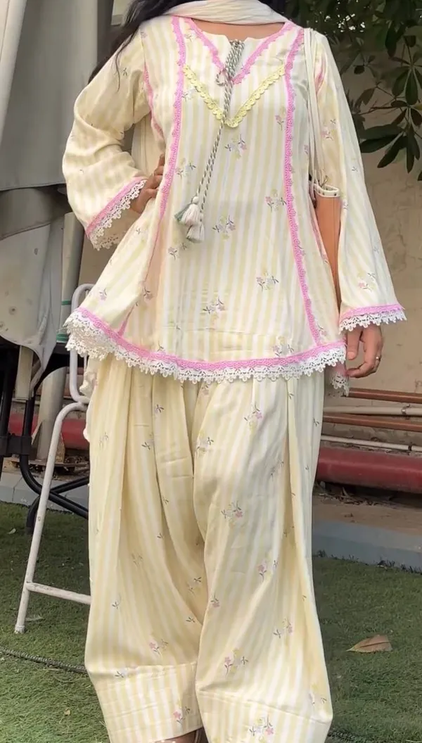 Cream_Georgette_Floral_Print_Kurta_Sharara_Set_For_Women