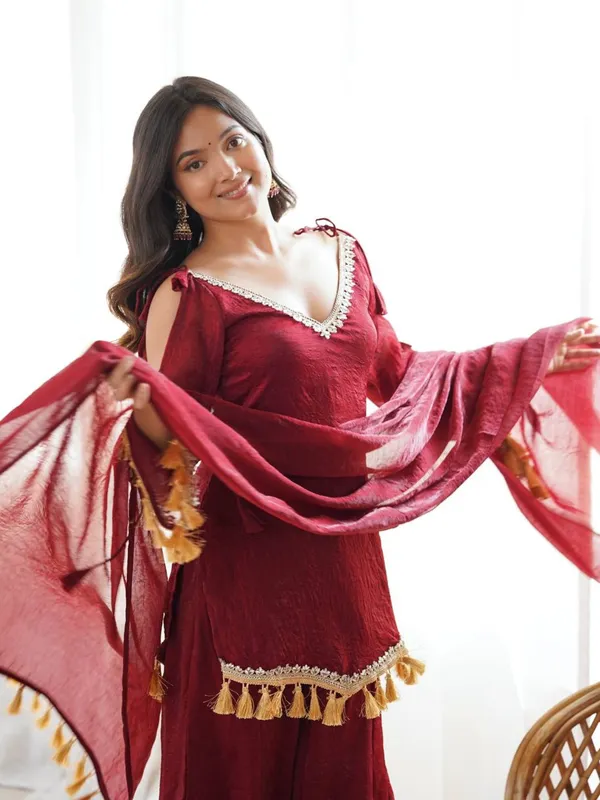 Maroon_Georgette_Straight_Kurta_Set_With_Dupatta_For_Women