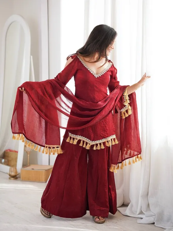 Maroon_Georgette_Straight_Kurta_Set_With_Dupatta_For_Women