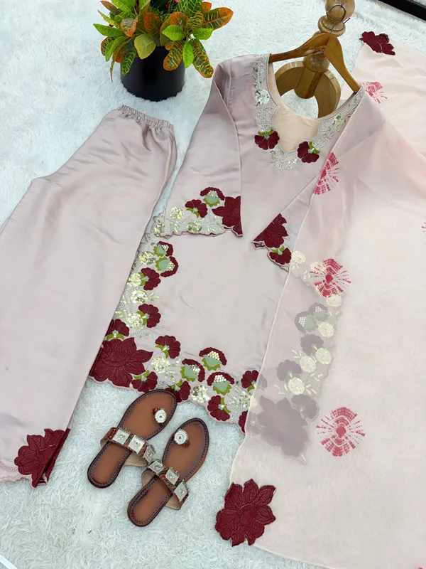 Beige_Georgette_Embroidered_Relaxed_Fit_Kurta_Set_For_Women
