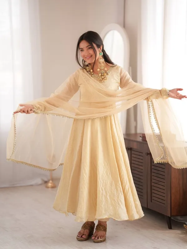 Cream_Georgette_Flared_Anarkali_Suit_For_Women