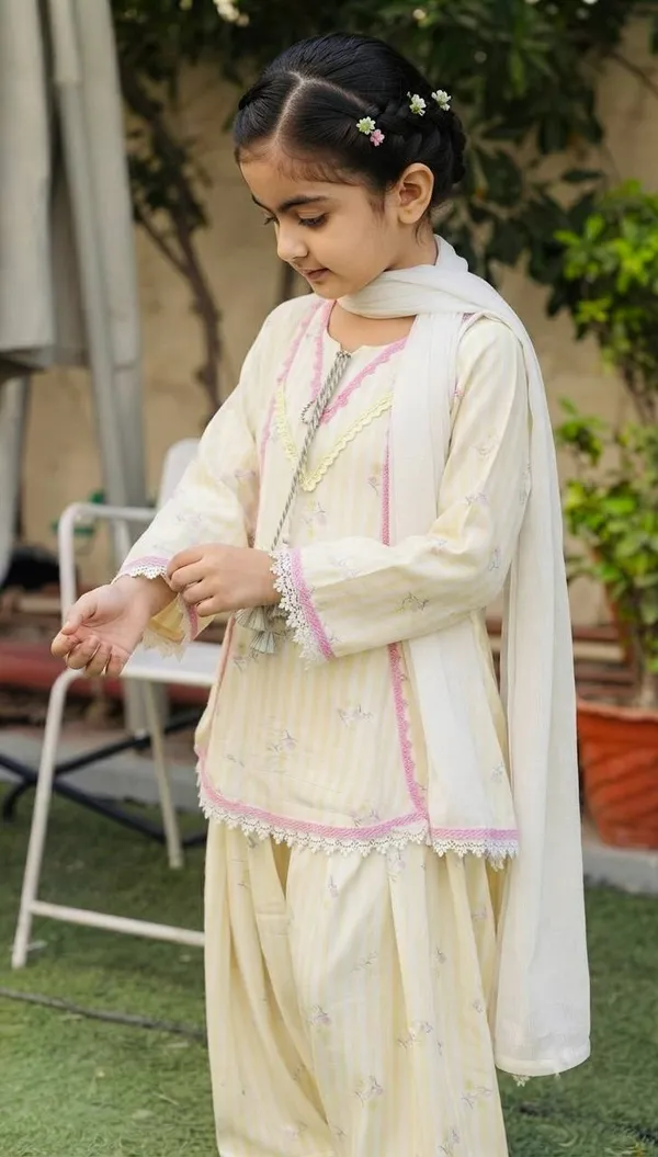 Cream_Georgette_Floral_Print_Kurta_Sharara_Set_For_Women