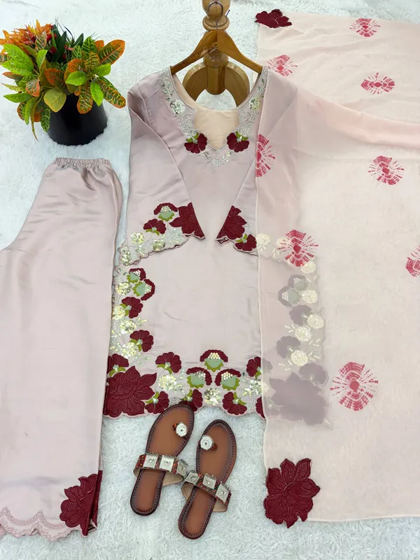 Beige_Georgette_Embroidered_Relaxed_Fit_Kurta_Set_For_Women