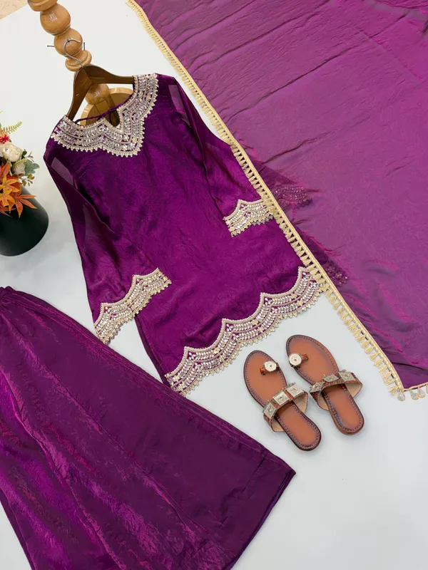 Purple_Georgette_Embellished_Ethnic_Suit_Set_For_Women