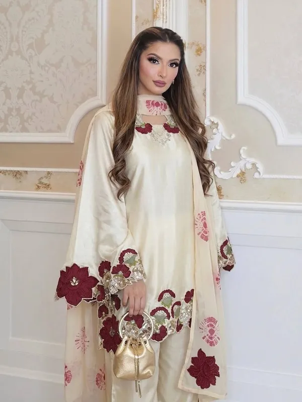 Beige_Georgette_Embroidered_Relaxed_Fit_Kurta_Set_For_Women