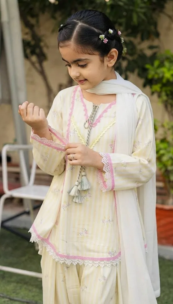 Cream_Georgette_Floral_Print_Kurta_Sharara_Set_For_Women