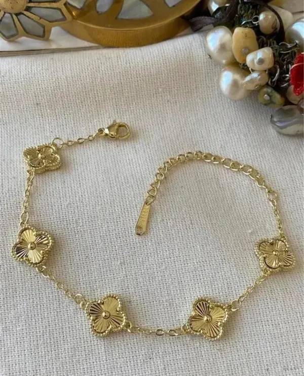 Gold_Tone_Floral_Chain_Bracelet_for_Women