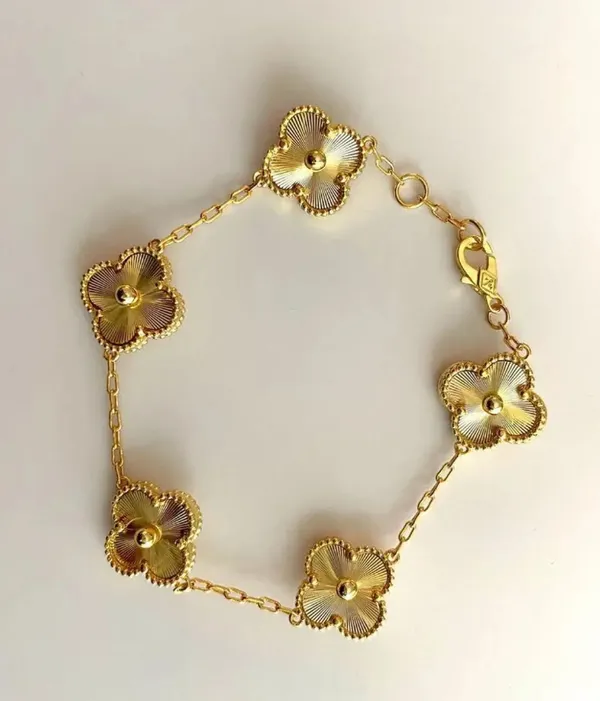 Gold_Tone_Floral_Chain_Bracelet_for_Women