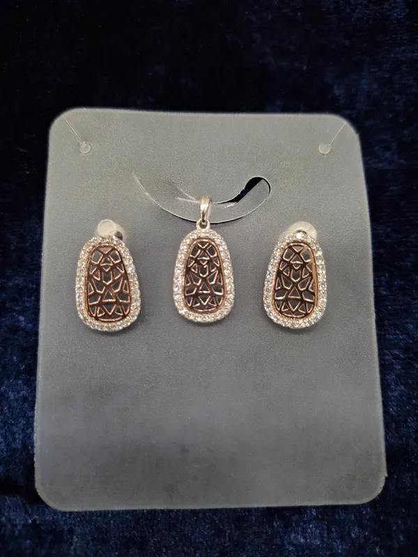 Gold_925_Floral_Pendant_Set_For_Women