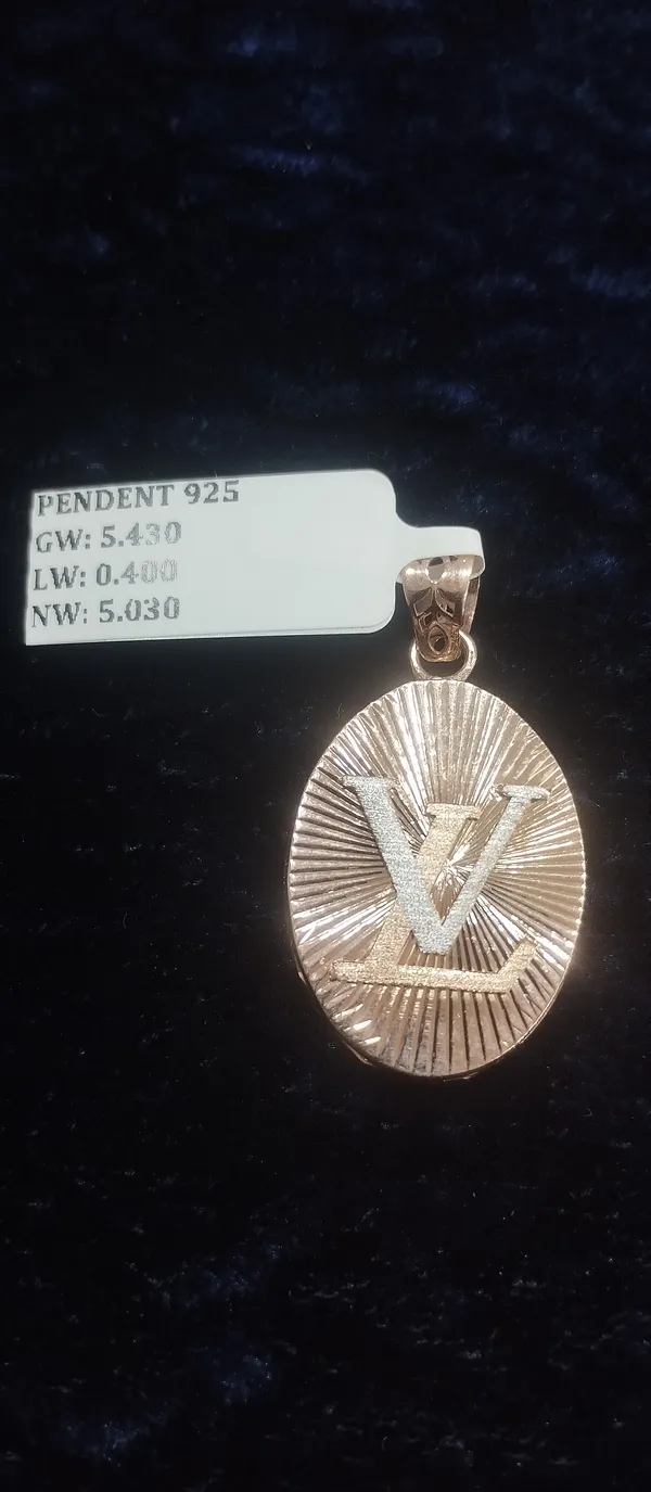 Silver_925_Sterling_Round_Motif_Pendant_For_Women