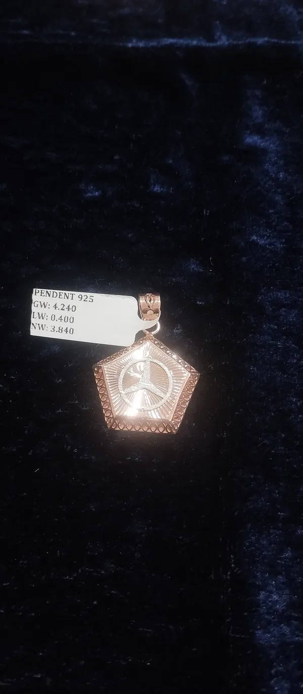 Silver_925_Silver_Ornate_Chain_Pendant_For_Women