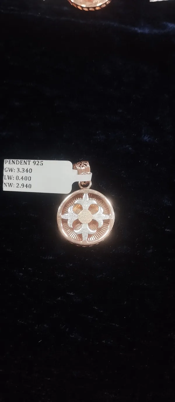 Silver_Tone_925_Floral_Pendant_For_Women