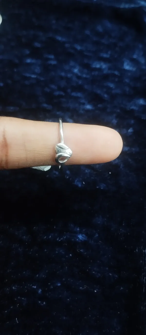 Silver-Tone_Leaf_Design_Hook_Ring
