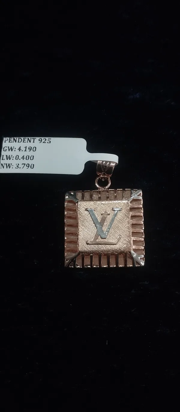 Silver_925_Silver_Delicate_Chain_Pendant_For_Women