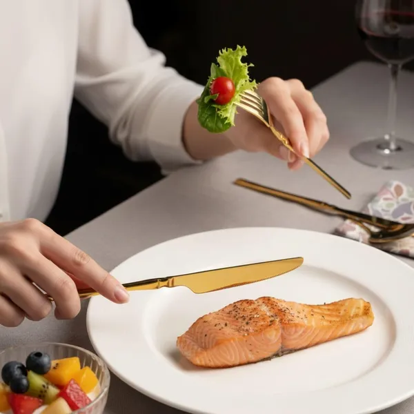 Gold_Stainless_Steel_Basic_Cutlery_Set_Elegance_Collection_Cutlery_Set_For_Home_And_Kitchen