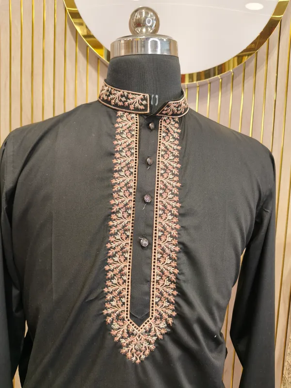 Black_Embroidered_Traditional_Kurta_for_Men