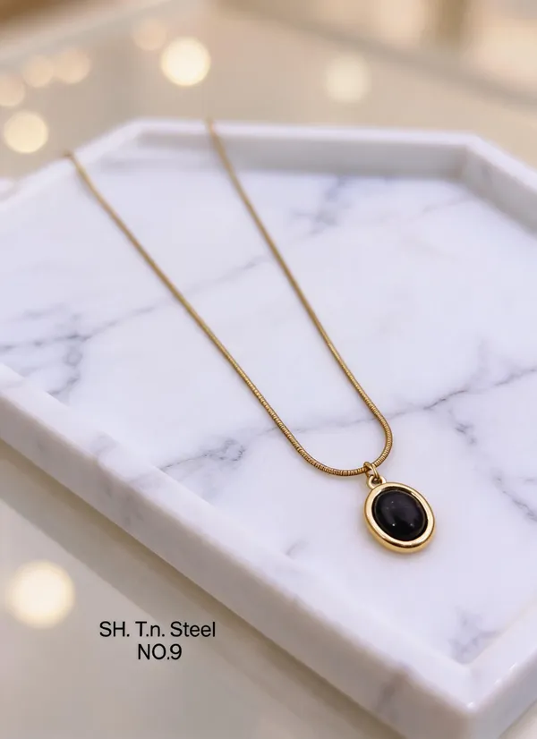 Black_Brass_And_Alloy_Pendant_Necklace_For_Women