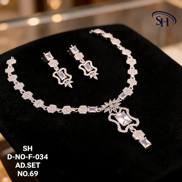 Silver_Brass_And_Alloy_Necklace_Set_For_Women