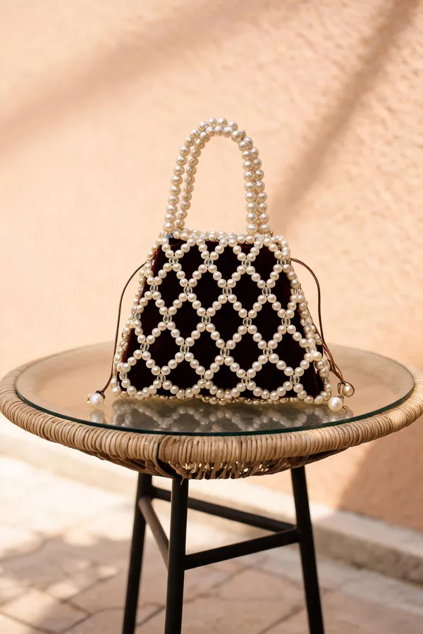 Black_&_Golden_Brass_And_Alloy_Bucket_Handbag_For_Women