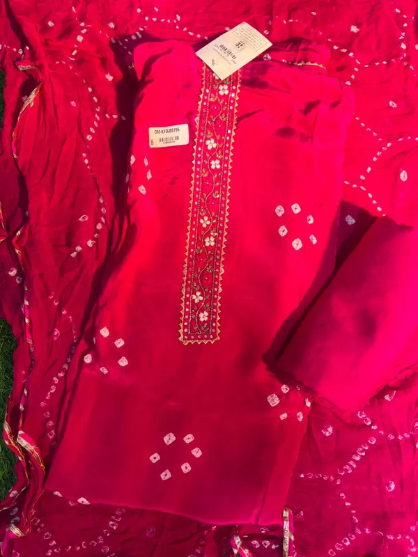 Pink_Bandani_Embellished_Unstitched_Suit_Set_For_Women