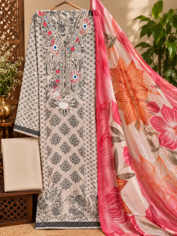 Premium_Muslin_Embroidered_Suit_Piece