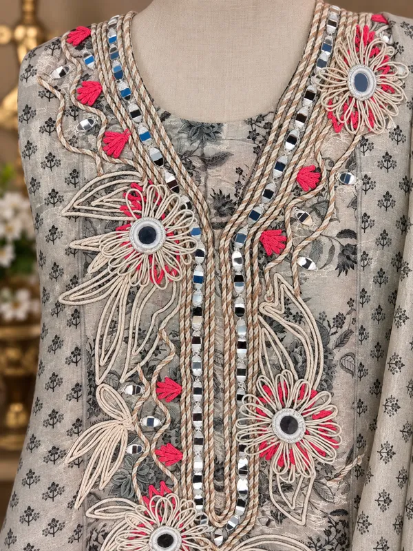 Premium_Muslin_Embroidered_Suit_Piece