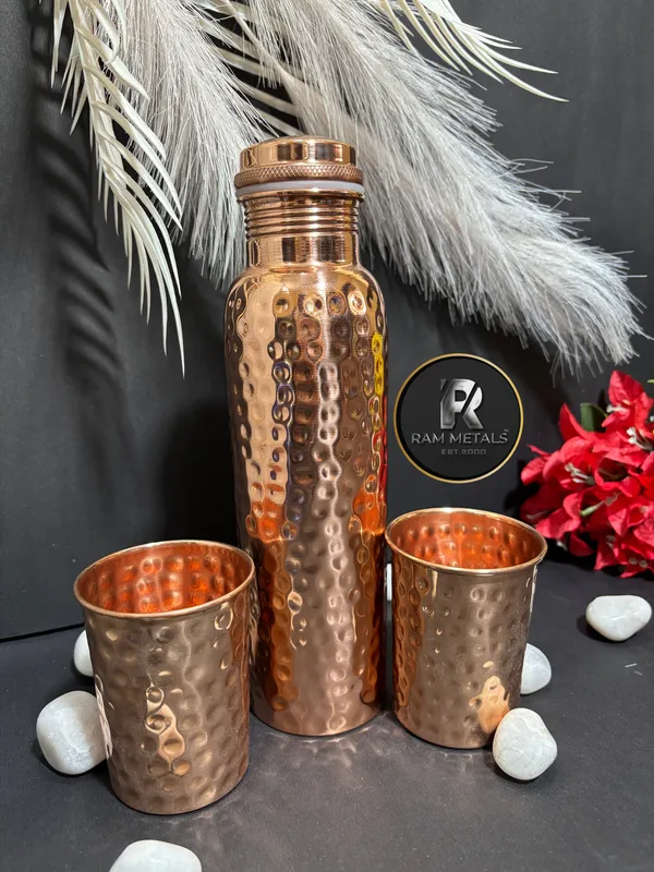 Copper_Hammered_Finish_Bottle_With_Two_Glasses_Set_Gift_pack