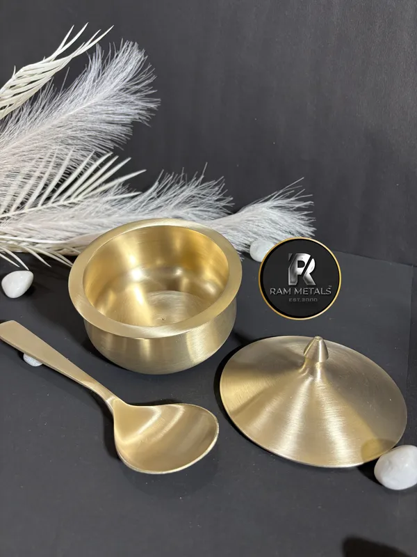 Bronze_serving_small_handi_(_600_ml)_with_Spoons