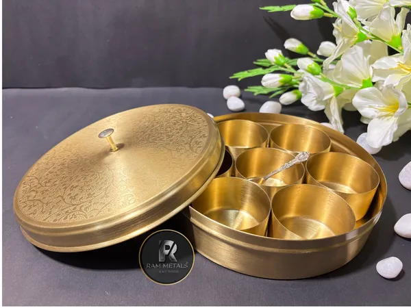 Brass_Floral_Engraved_Masala_Box_With_Compartments