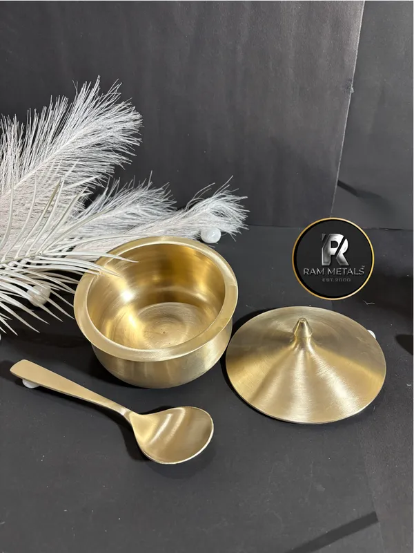 Bronze_Medium_Handi_Lidded_Serving_Bowl_Set_with_spoon_(1000_ml)