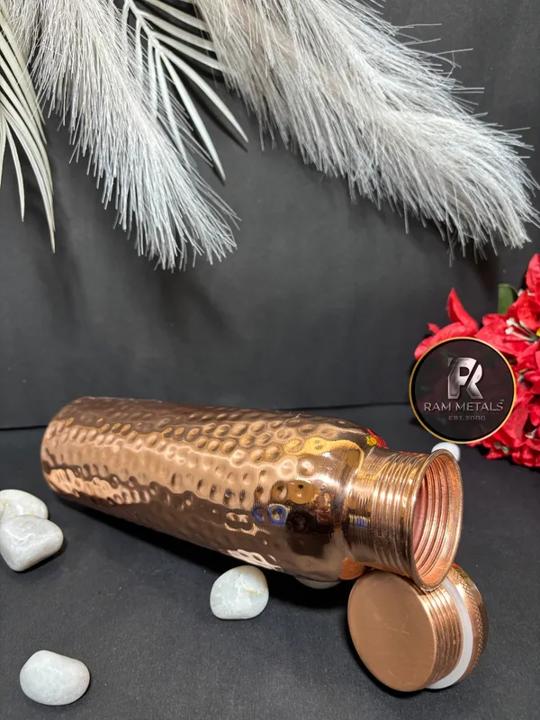 Copper_Hammered_Finish_Screw_Cap_Water_Bottle