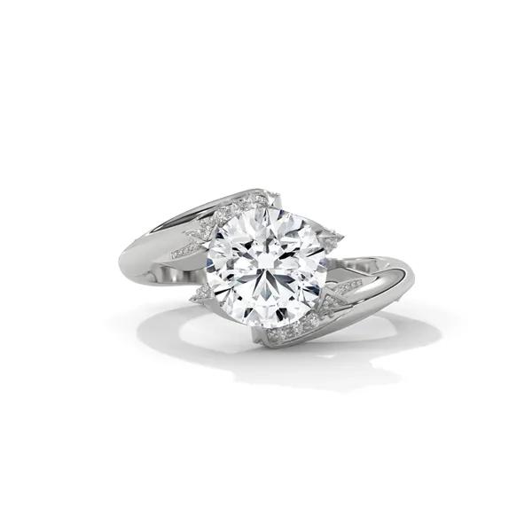 THE_SOLITAIRE_CROWN_RING