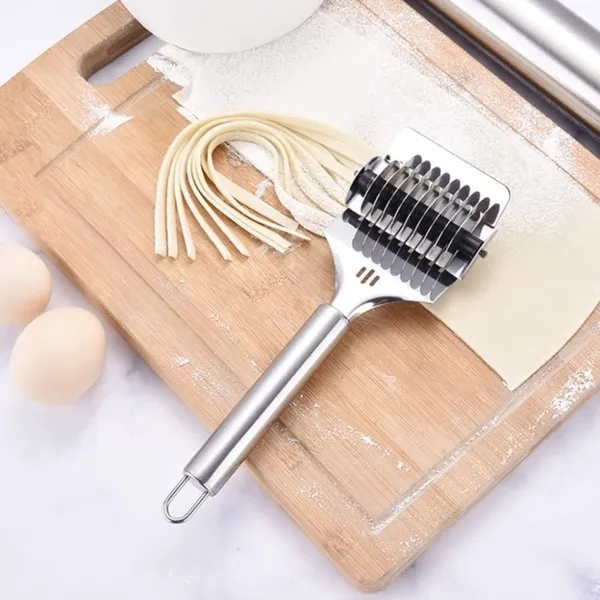 Stainless_Steel_Lattice_Roller_Handheld_Noodle_Pasta_Dough_Cutter
