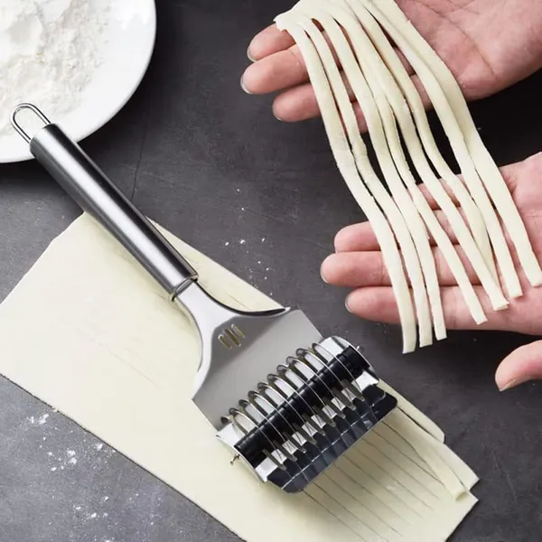 Stainless_Steel_Lattice_Roller_Handheld_Noodle_Pasta_Dough_Cutter