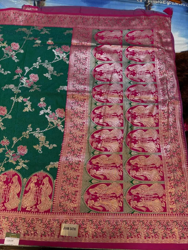Green_Woven_Floral_Saree_for_Women